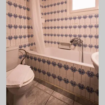 Adorable House With 2 Bedrooms In Chalandri Apartment