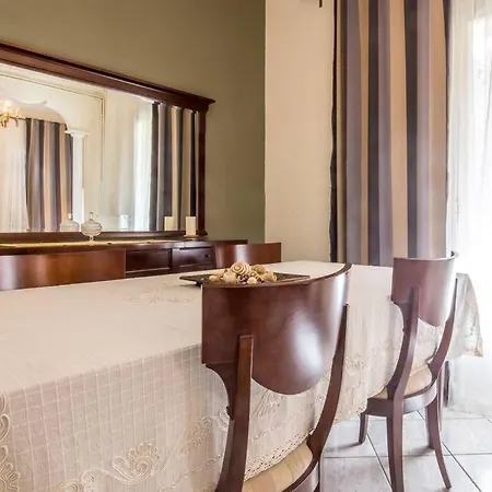 Apartment Adorable House With 2 Bedrooms In Chalandri Athens