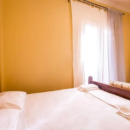Adorable House With 2 Bedrooms In Chalandri Apartment